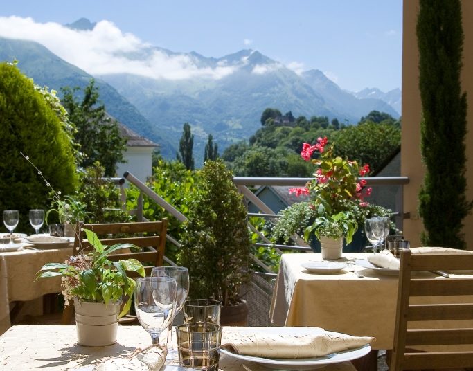 Vue sur la montagne depuis la terrasse du restaurant le Viscos