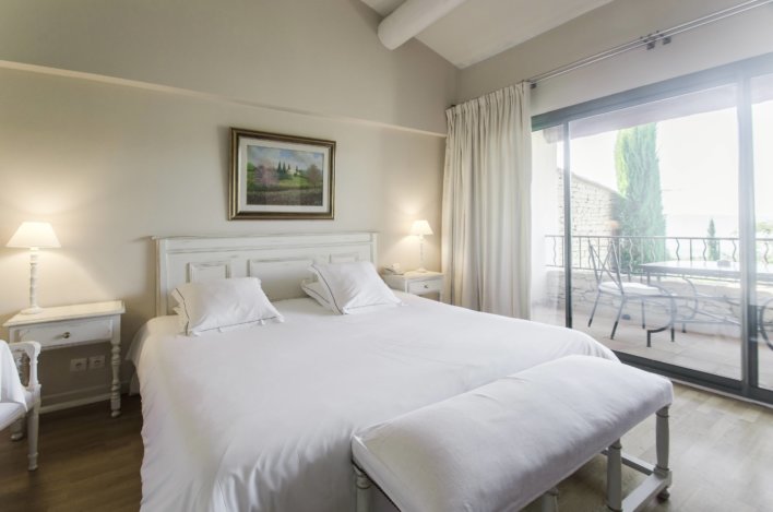 chambre romantique avec lit double