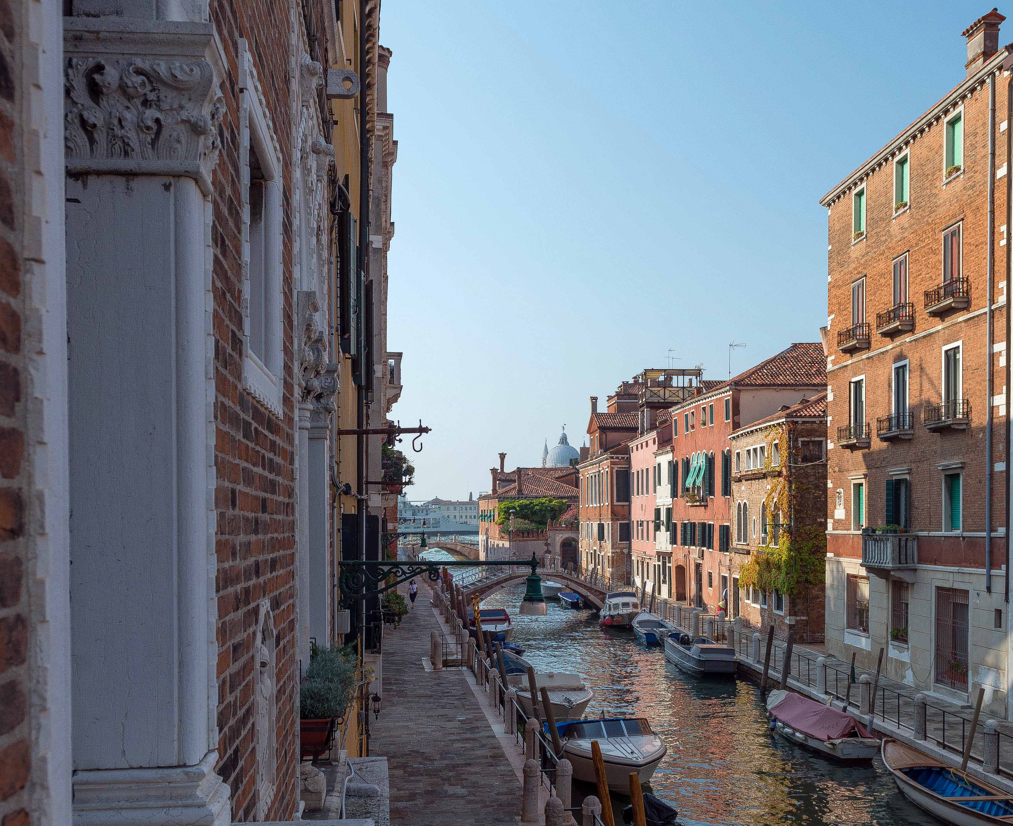 Vue sur un canal de Venise