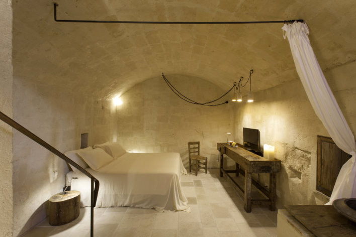 chambre sous voûte lit double