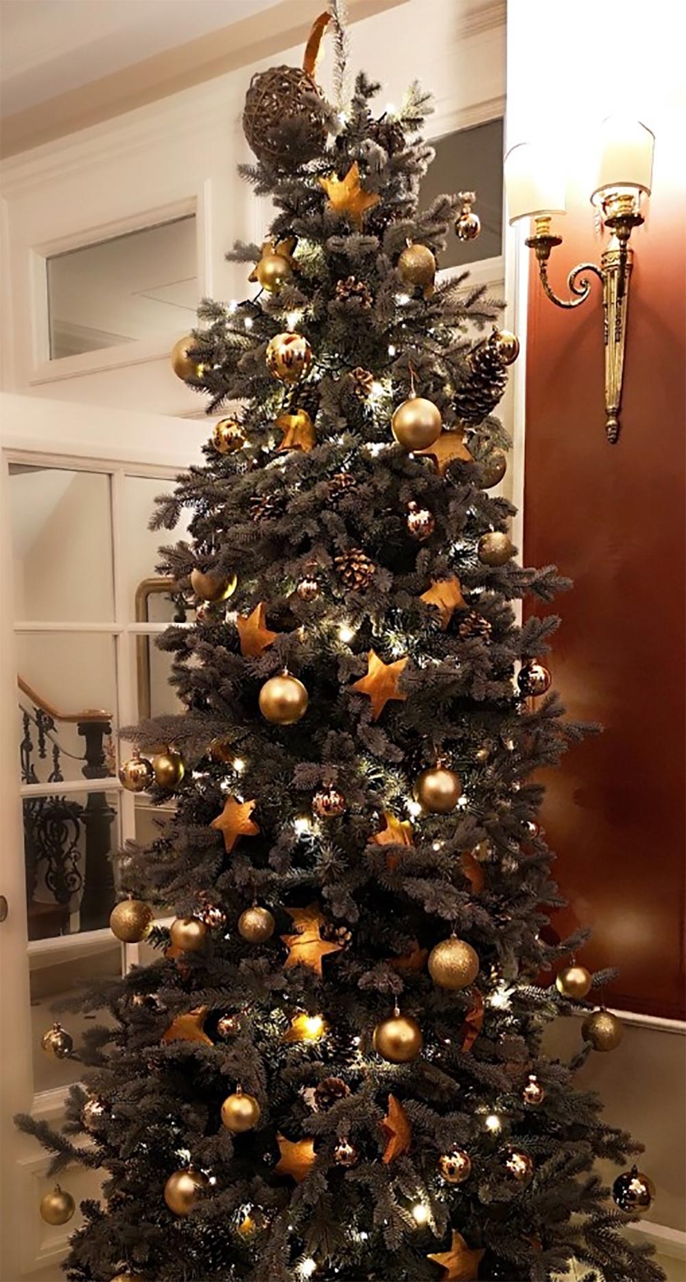 Château de Noël décoration blanche et orange