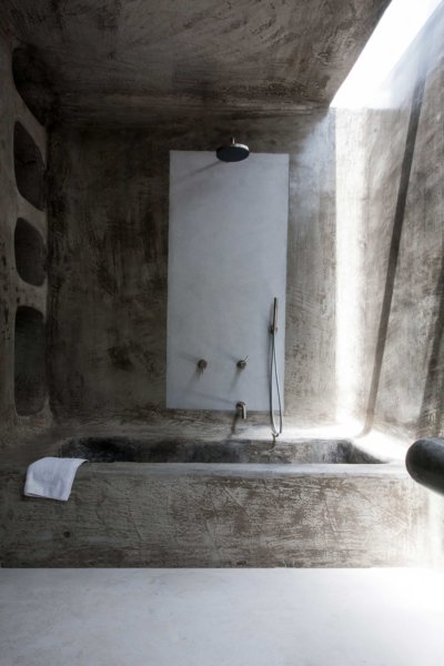 Baignoire en béton ciré pour un effet brut