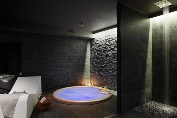 Jacuzzi