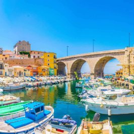 Vue du petit port du Vallon des Auffes à Marseille