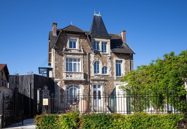 Manoir Henri Giraud © les Collectionneurs
