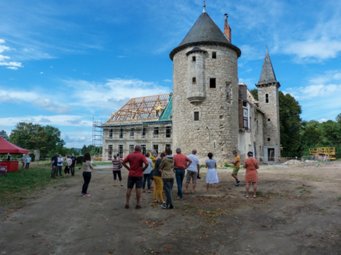 Le Château du Theil en pleine rénovation, à Ussel en Corrèze.
